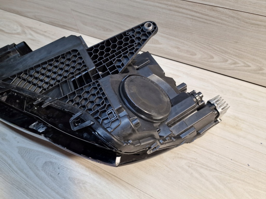 Фара перед правый  skoda superb 3 рестайлинг  full led Доставка