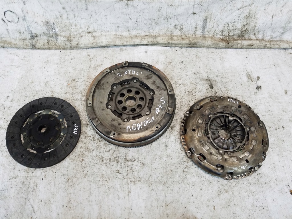 фото №1, Колесо двухмассовый прижим диск ford mondeo mk5 2.0 tdci