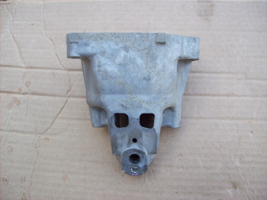 фото №2, Lexus gs is rc rx nx 200t 8ar 2.0 кронштейн двигуна