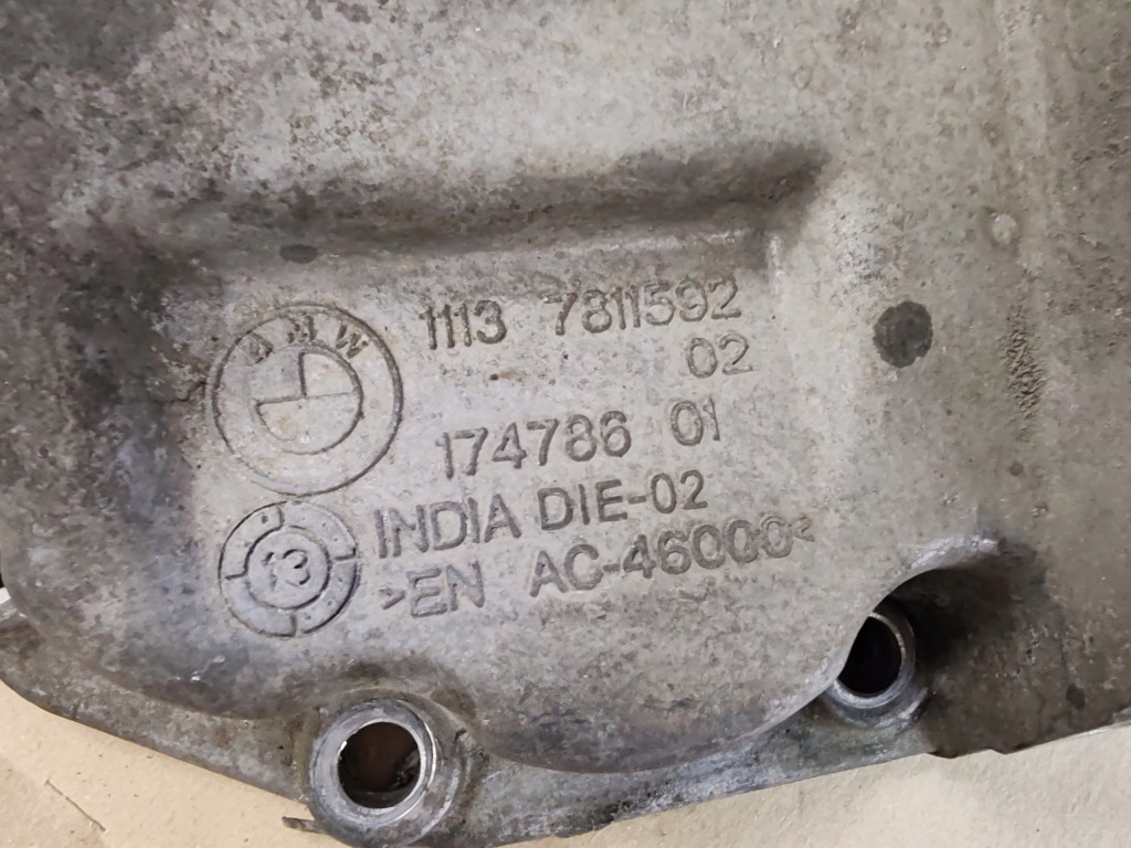 Mini r56 1,6 d поддон масляная 7811592 Цена