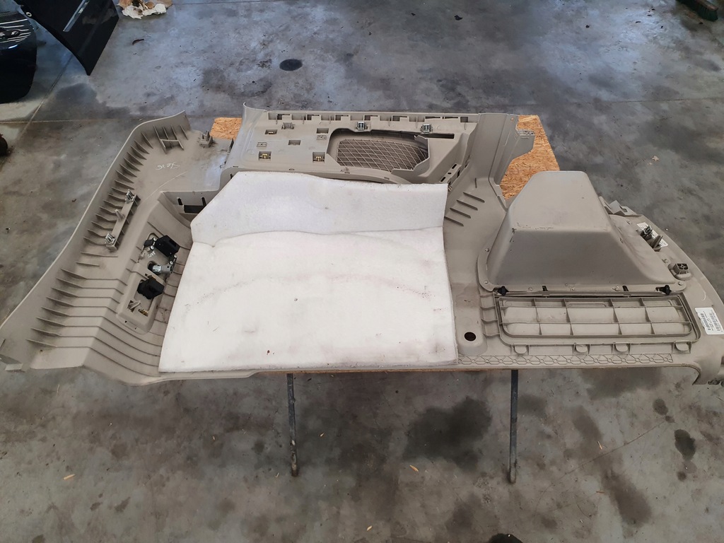 фото №7, Town & country boczeki / обивка багажника