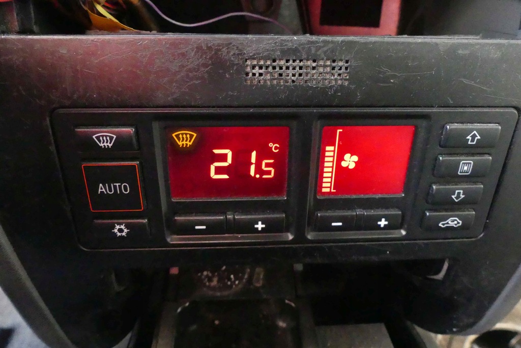 фото №8, Панель обдув audi a3 8l 8l0820043m