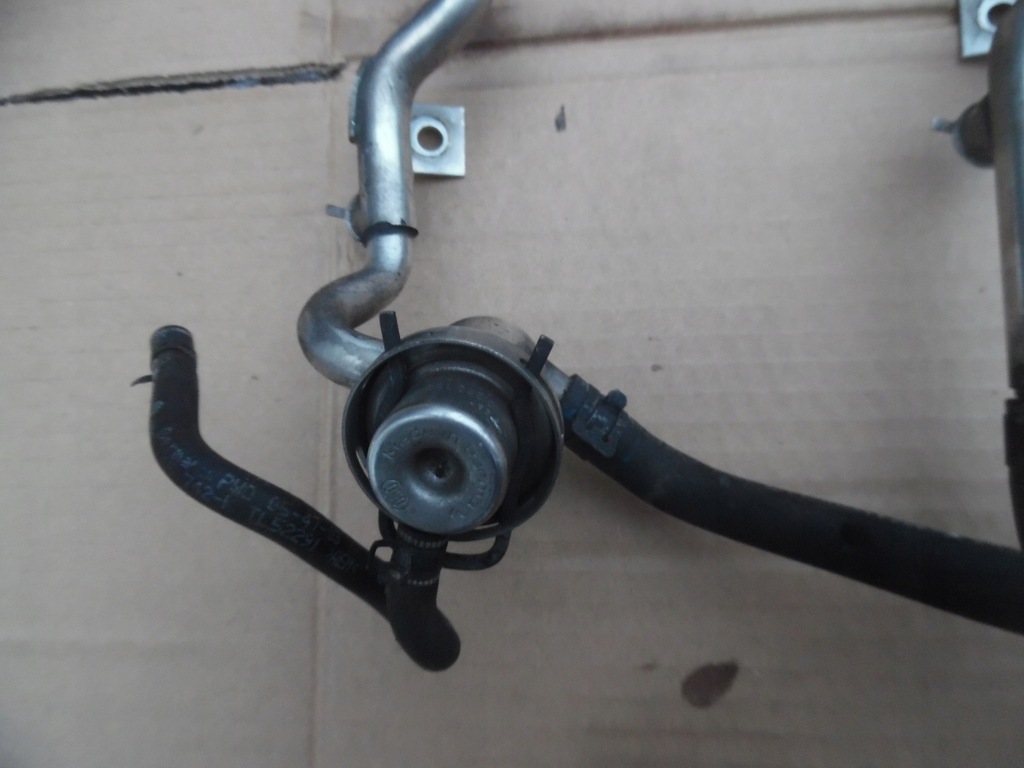 фото №9, Audi a8 d3 6,0 w12 молдинг упорскування 07c133316q bht