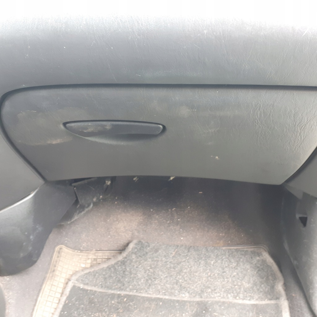 фото №1, Ford focus mk1 1.6 98r бардачок пассажира