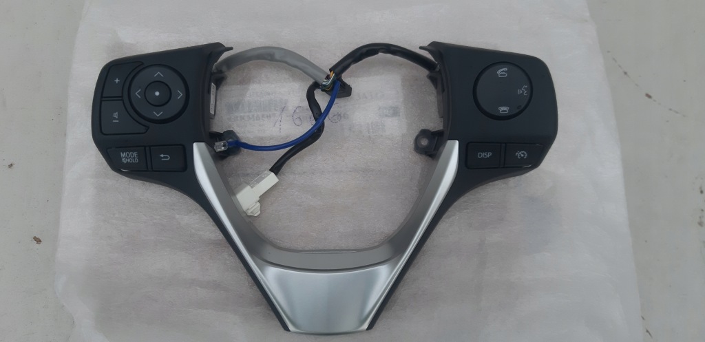 фото №1, Toyota auris ii 12- керування панель керма