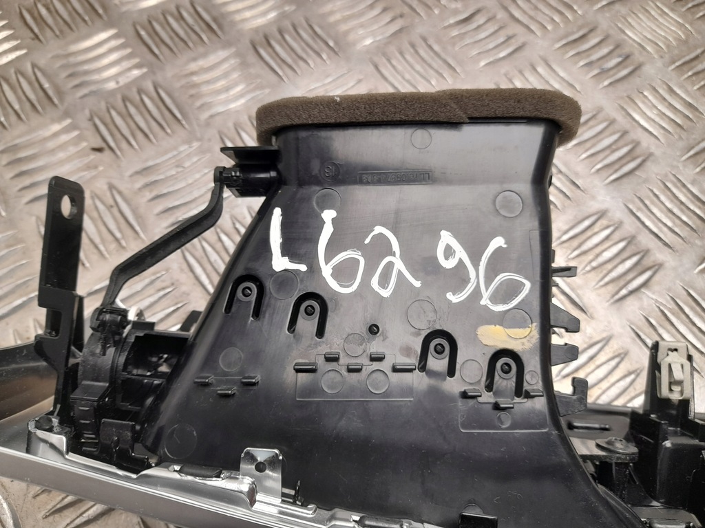 фото №6, Насадка воздушная bmw 5 2018 центральный 9329515