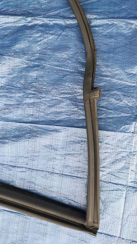 фото №8, Прокладка кузовна двері ліва renault laguna iii 3 coupe gt