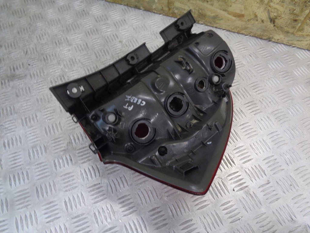 фото №6, Лампа правая задняя задняя kia ceed 1 i sw kombi 06- 92402-1h3 europa