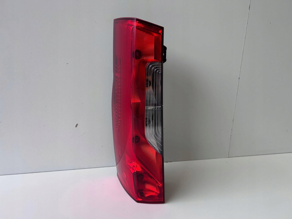 фото №1, Mercedes 907 910 лампа лівий задня 9108200000