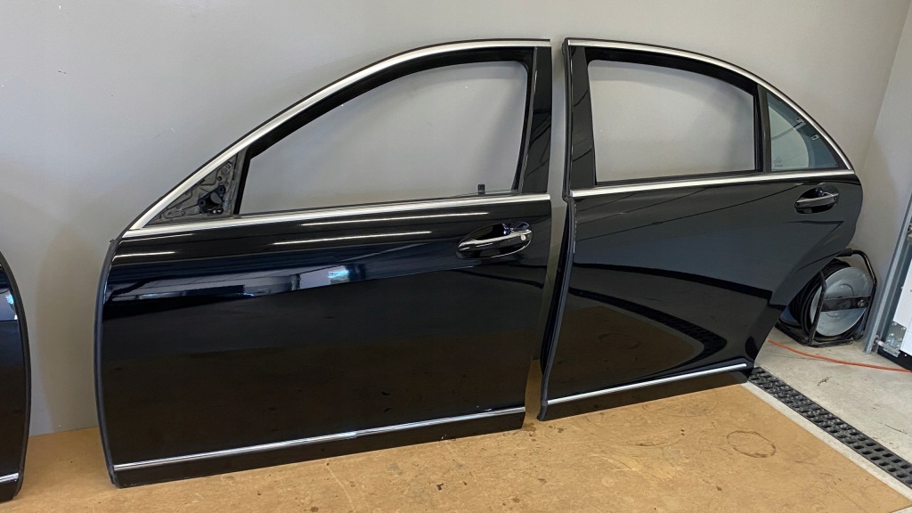 фото №1, Дверь mercedes s w221 левая перед задняя цвет 040