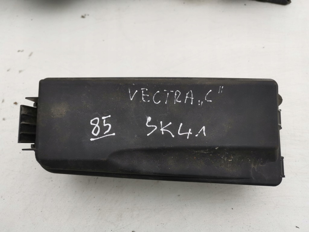 Купити Коробка запобіжників bsi 13170898cq opel vectra c