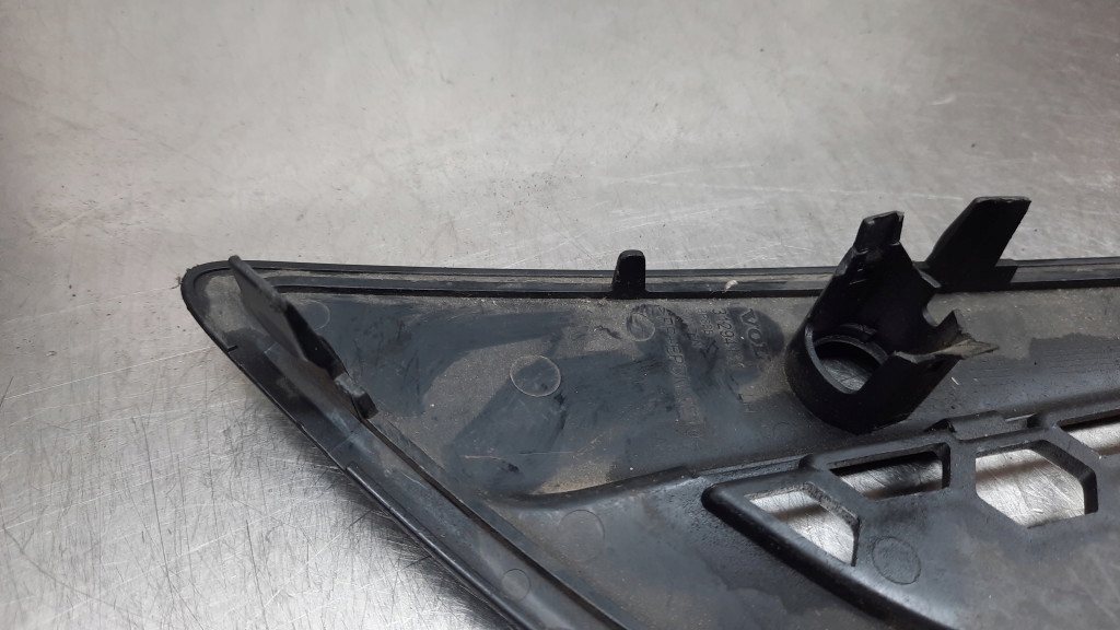 фото №8, Решітка решітка радіатора бампера ліва 31294131 volvo s60 v60