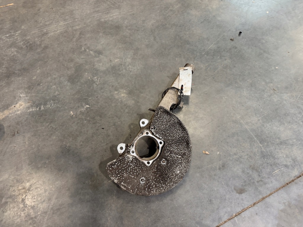 фото №1, Mercedes ml w166 поворотный кулак левый перед