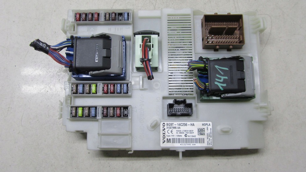 фото №1, Volvo xc60 2.0d коробка запобіжників 13-