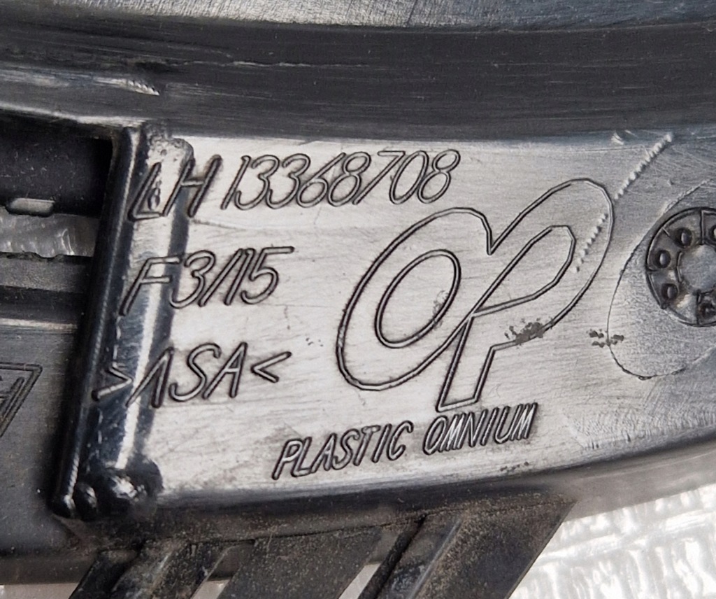 Решётка бампера + поворотник левое  перед astra iv astra j рестайлинг  13368708 Доставка