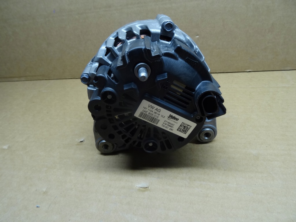 Audi a1 q2 1,0-1,4 tfsi генератор 110a 04e903015 Недорого