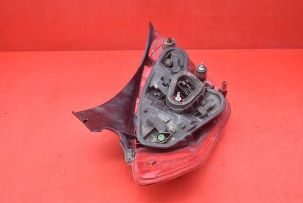 фото №6, Лампа права задня задня 9680425680 peugeot 308 1 i t7 5d hb 07-11