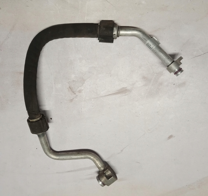 фото №2, Audi q7 q8 4m шланг кондиционера труба трубка 4m0816743ch
