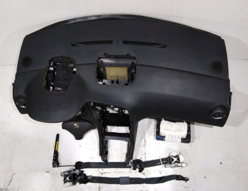 фото №1, Peugeot 5008 i панель приладів консоль подушка безпеки подушки безпеки ремені