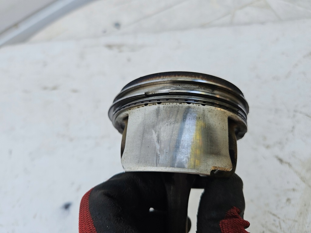 фото №5, Поршень лівий шатун 3.0t 3.0tfsi 3.0 tfsi cgx ctu audi a6 c7 a7 4g s4 b8