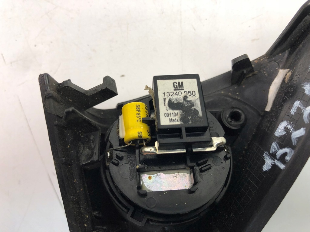 фото №6, Opel. insignia трикутник захист динамік лівий правий 13240050