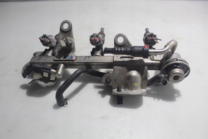 фото №3, Молдинг впрыскная renault clio iv 0.9