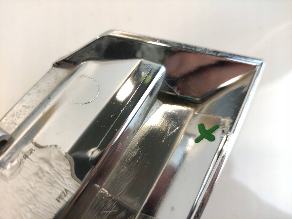 фото №10, Toyota auris молдинг лампи хром правий перед 5318202090