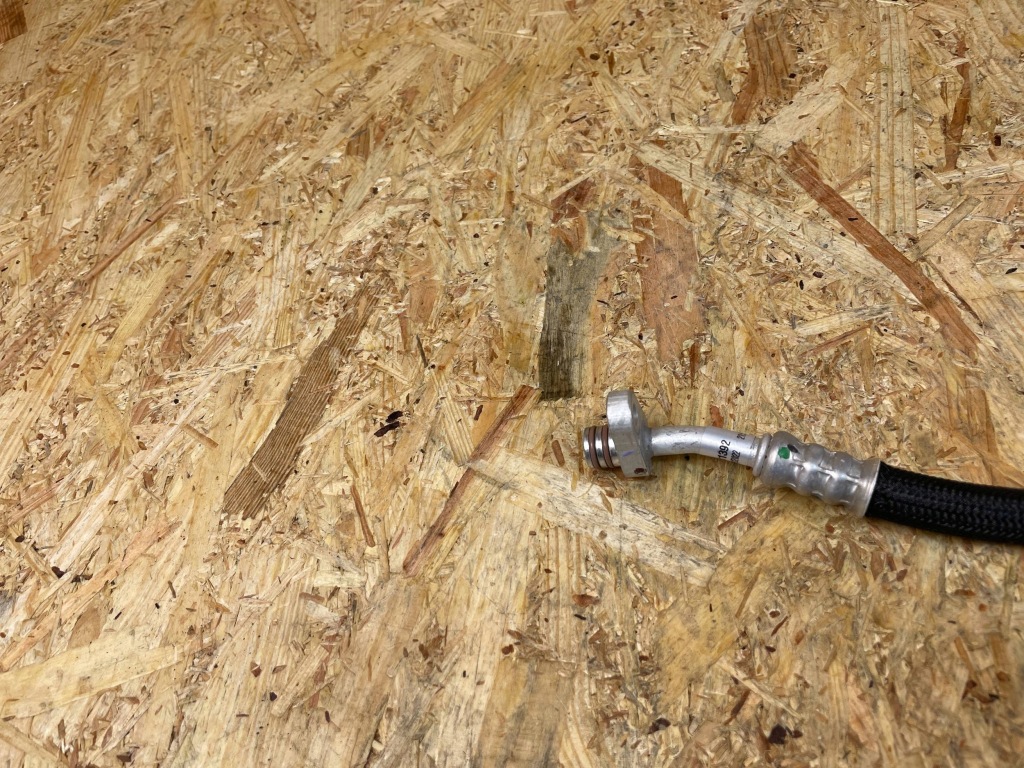 Пабтрубок  трубка шланг кондиционера opel e-corsa f peugeot e-208 2 f81392 2019- Киев