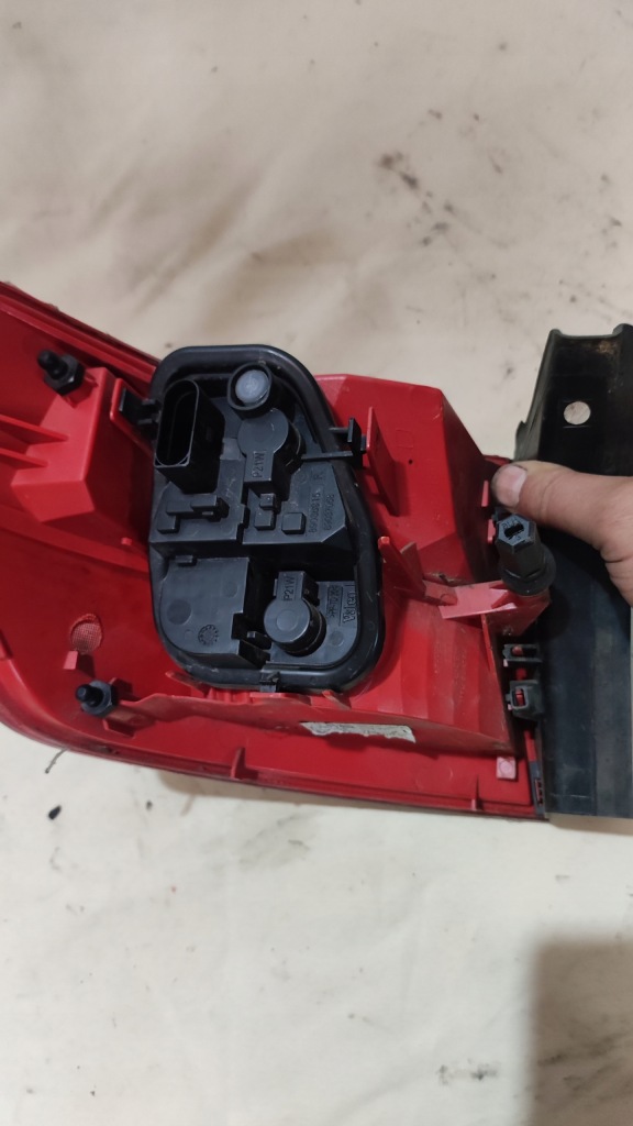 Audi a6 c6 4f фара правий задній універсал led 4f9945096 в Україні