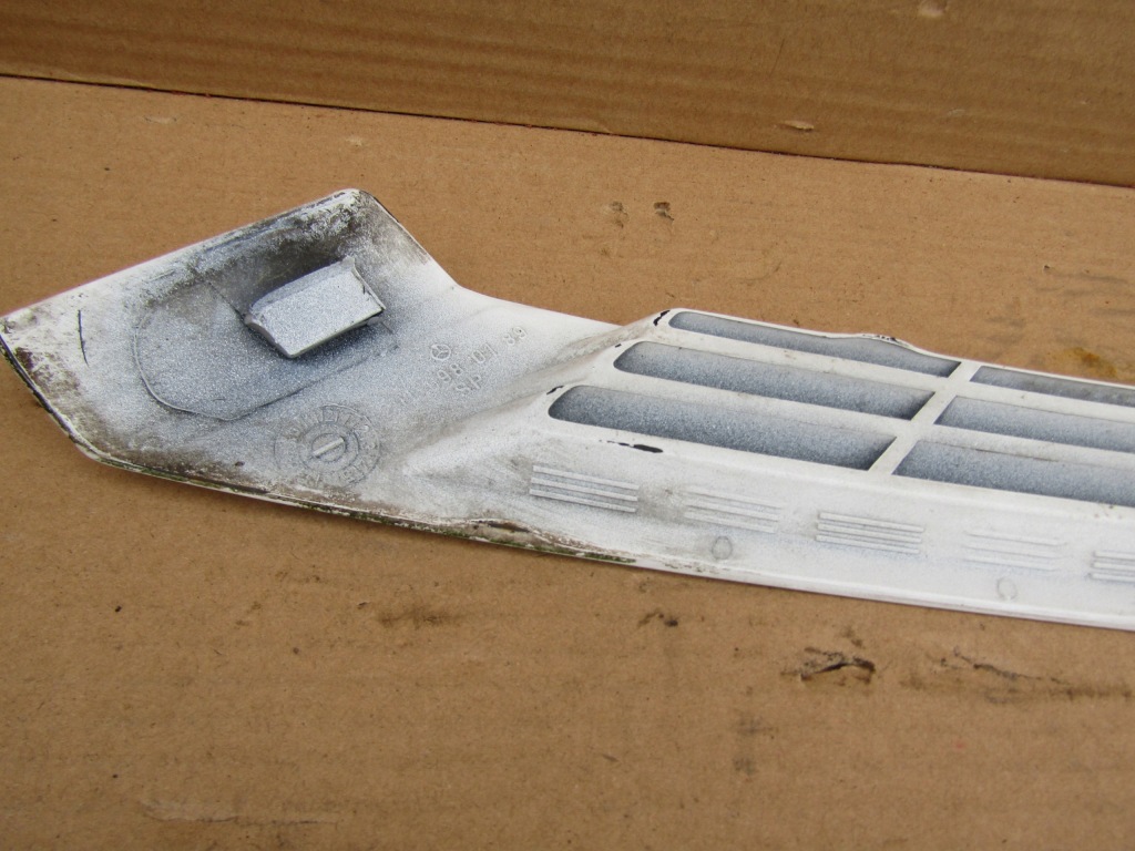 3 mercedes w201 190 белый левая решётка воздуха крыла заднего стойка c Доставка