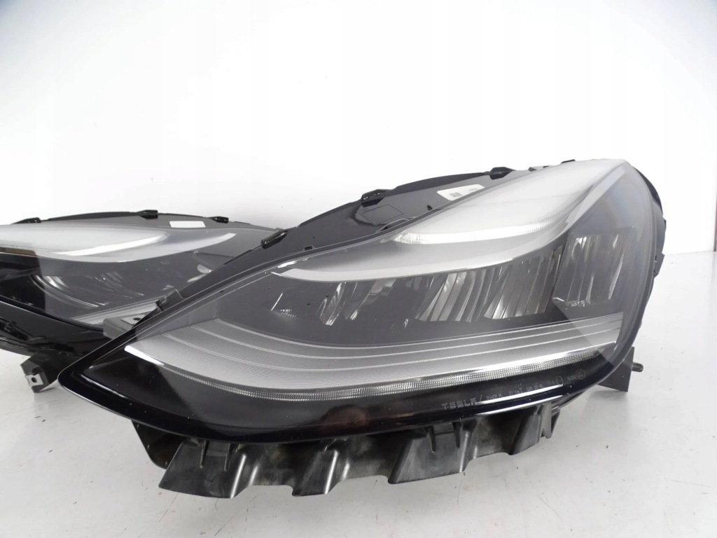 Фара перед передня ліва tesla 3 full led Доставка