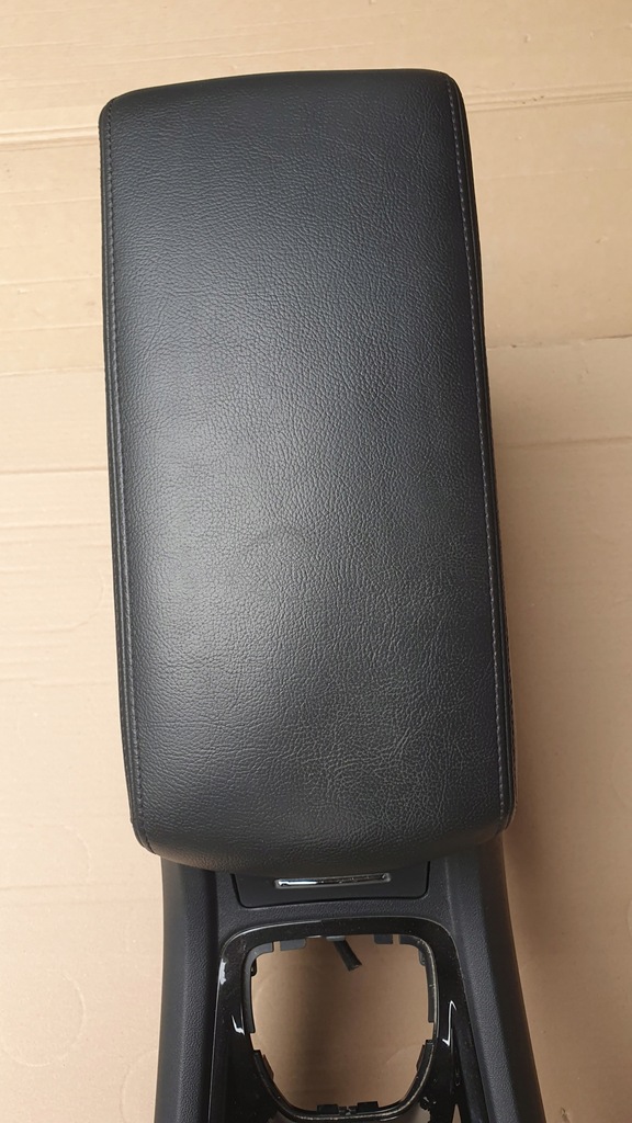 фото №6, Citroen c5 iii x7- подлокотник туннель кожа