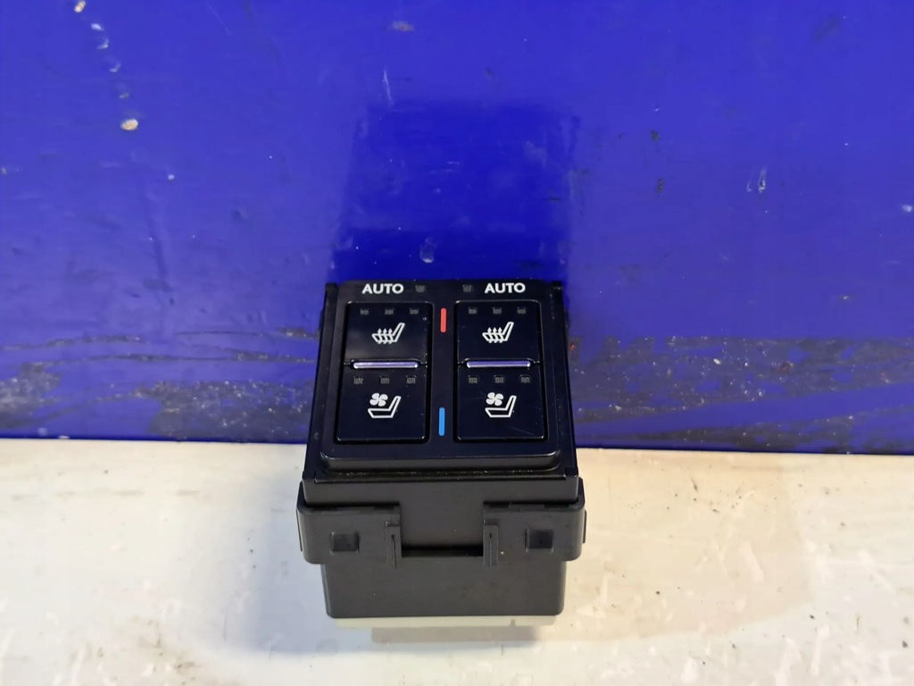 фото №1, Lexus rx 450h 2021 панели управление, переключатели