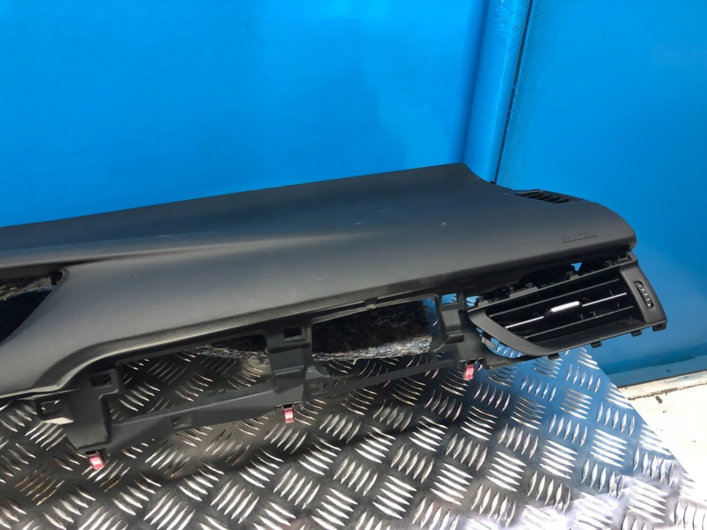 фото №4, Toyota avensis t27 lift приборная панель приборная панель подушка безопасности консоль pulpit