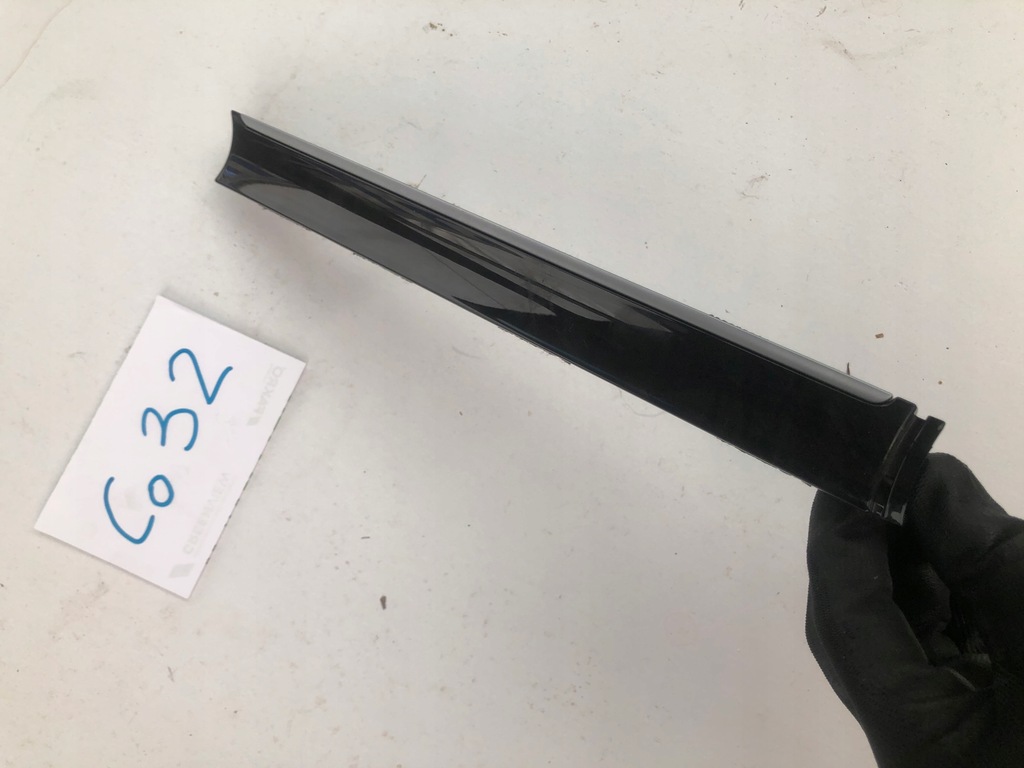 фото №1, Kia sorento правая боковая молдинг защита 84785-c5000