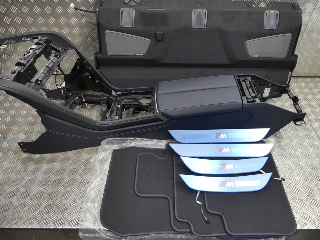 фото №15, Bmw 8 g16 individual обивка сиденья заднее сиденье подогрев вентиляция обшивки 20 km