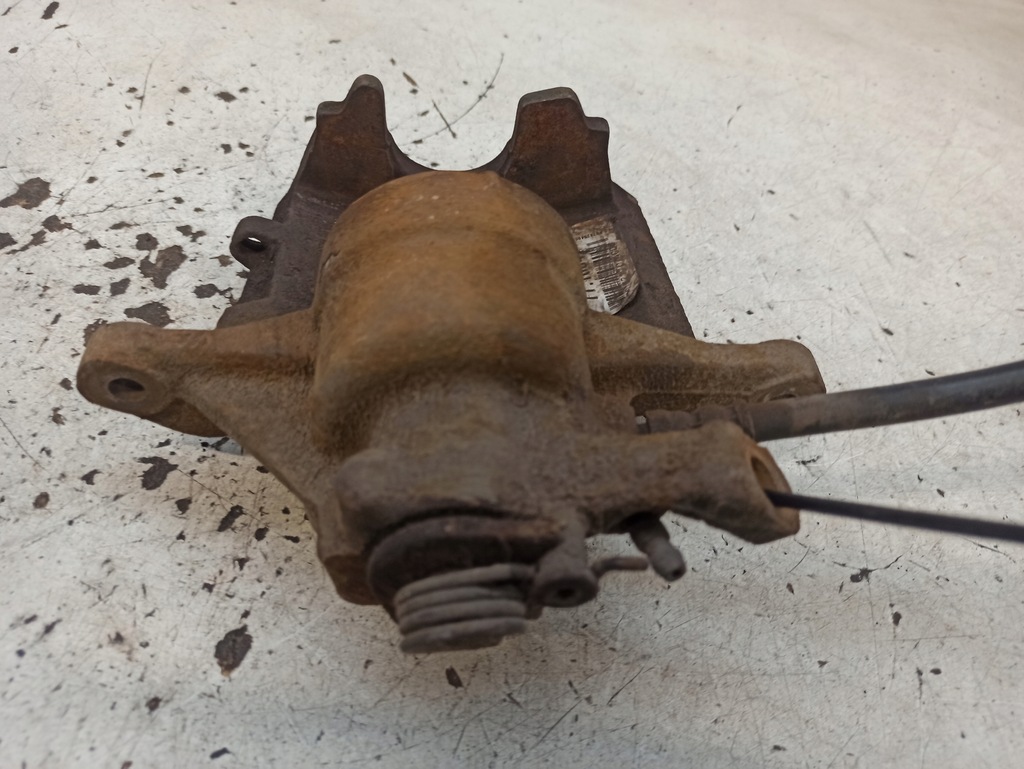 фото №12, Citroen c5 1 i 2.0 hdi суппорт тормозной левый перед