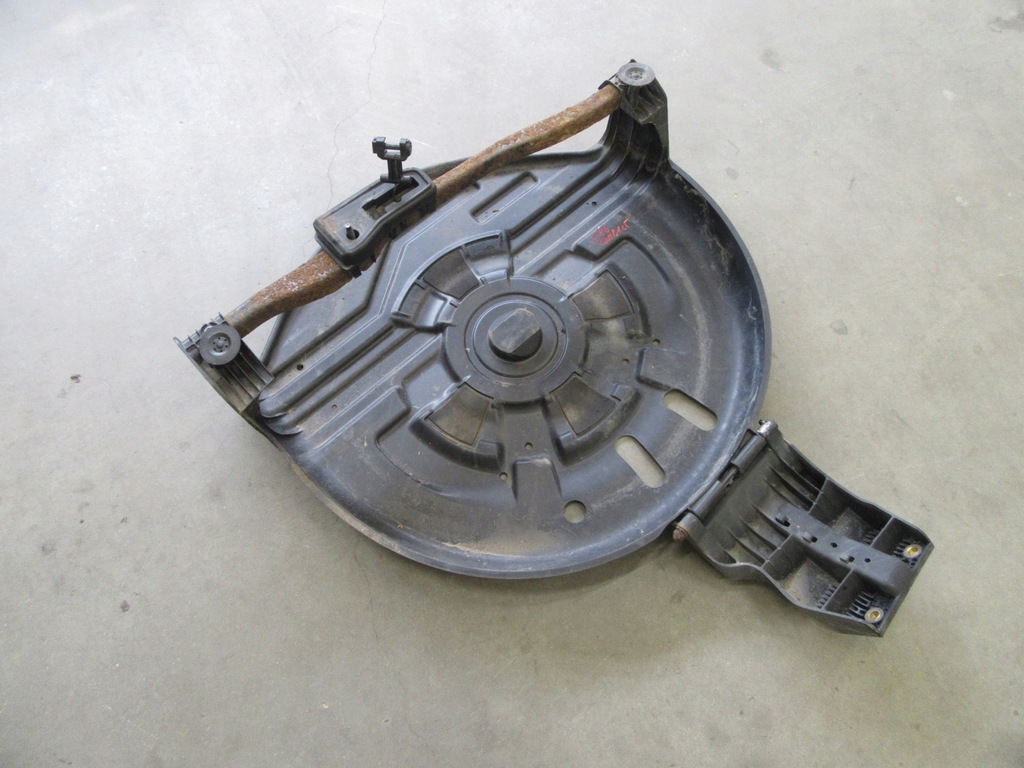 фото №1, Кронштейн колеса запасного bmw e46 compact