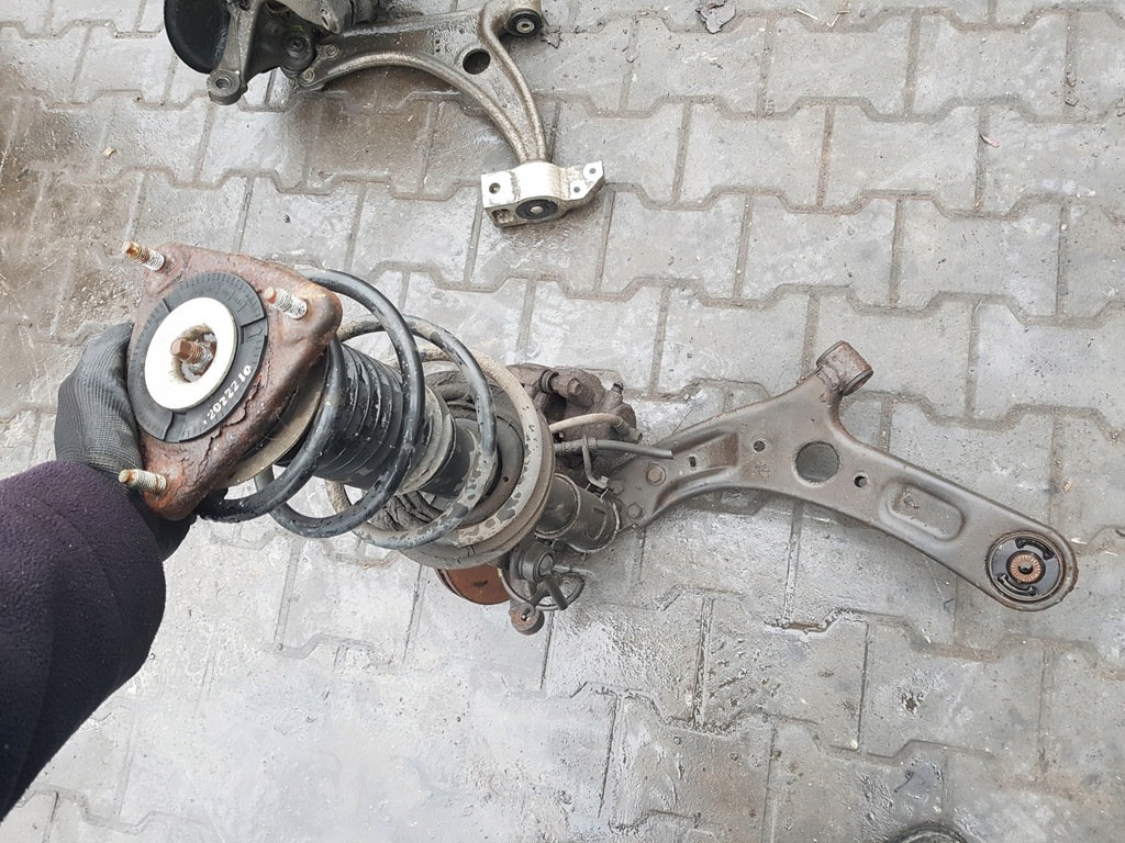 фото №5, Hyundai i30 ii 12-16r 1.6 crdi амортизатор поворотный кулак левая перед