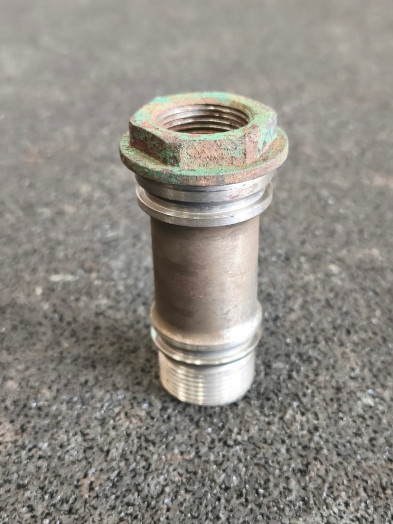 Купити З'єднувач трубки уприскування volvo d7 fm 8900 b7r deutz [21491083]