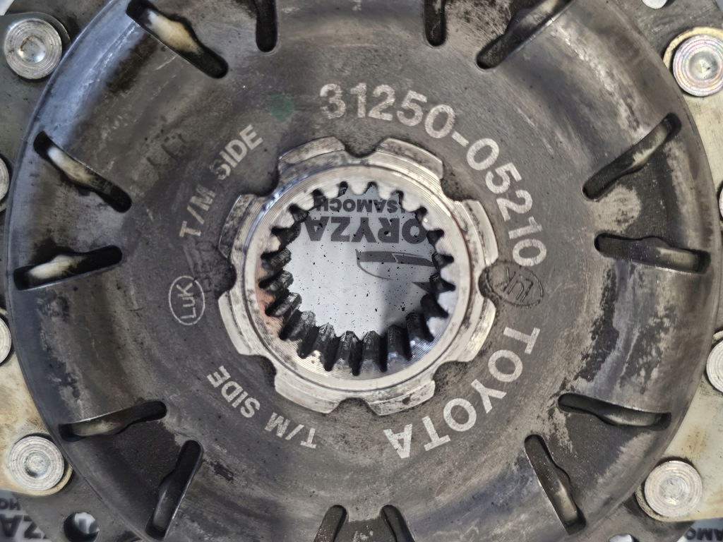 Avensis auris 1.6 d4d n47c16a 112km 13r сцепление диск прижим 31250-05210 Цена