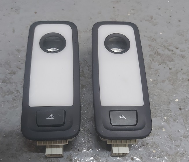 фото №1, Audi q5 8r лампа освещение потолочный правая