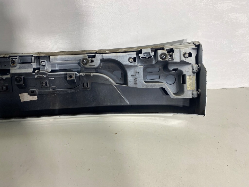 Накладка крышки багажника задняя renault clio iv универсал европа Недорого