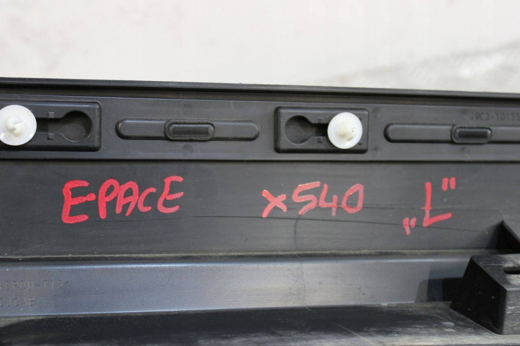 Накладка порог порог левая jaguar e-pace x540 рестайлинг  j9c3-10155-a Недорого