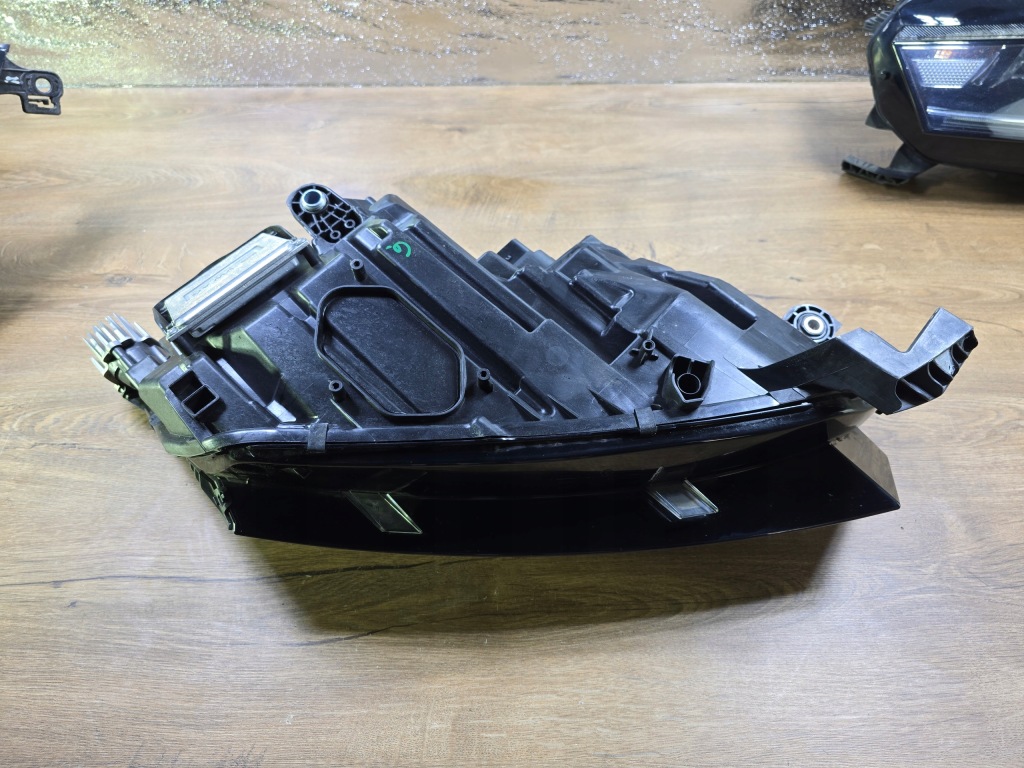 Купить Skoda octavia iv 4 фара передняя левая full led 5e4941015a