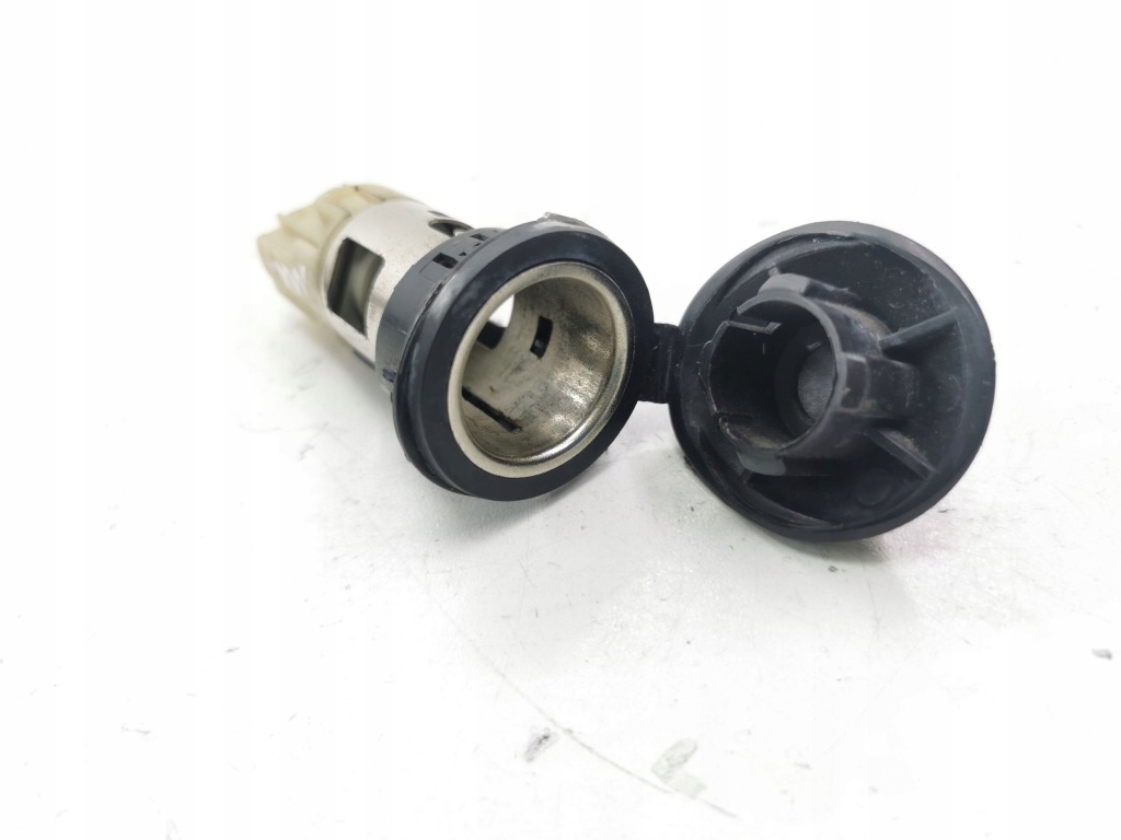 фото №1, Citroen c8 2004 роз'єм 12v задня