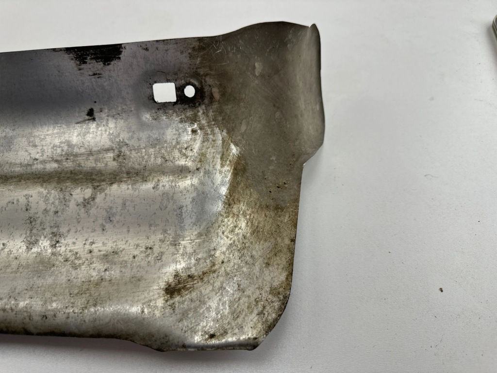 фото №6, Volkswagen golf vi 2009 защита тепловая трубы выпускной