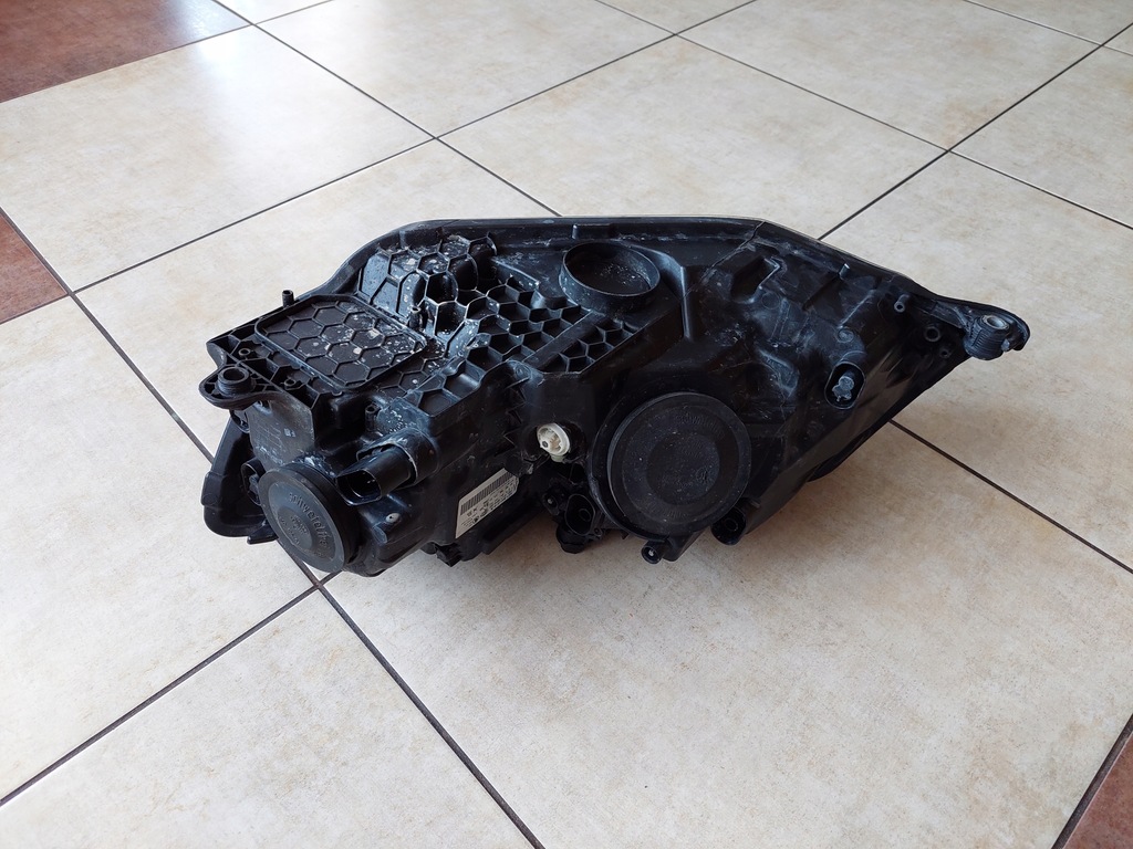 фото №10, Правая - линза - led - skoda fabia iii - 6v1