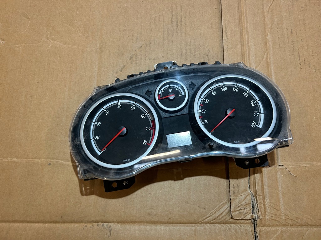 фото №1, Opel corsa d 1.2 16v счетчик приборы 13252140