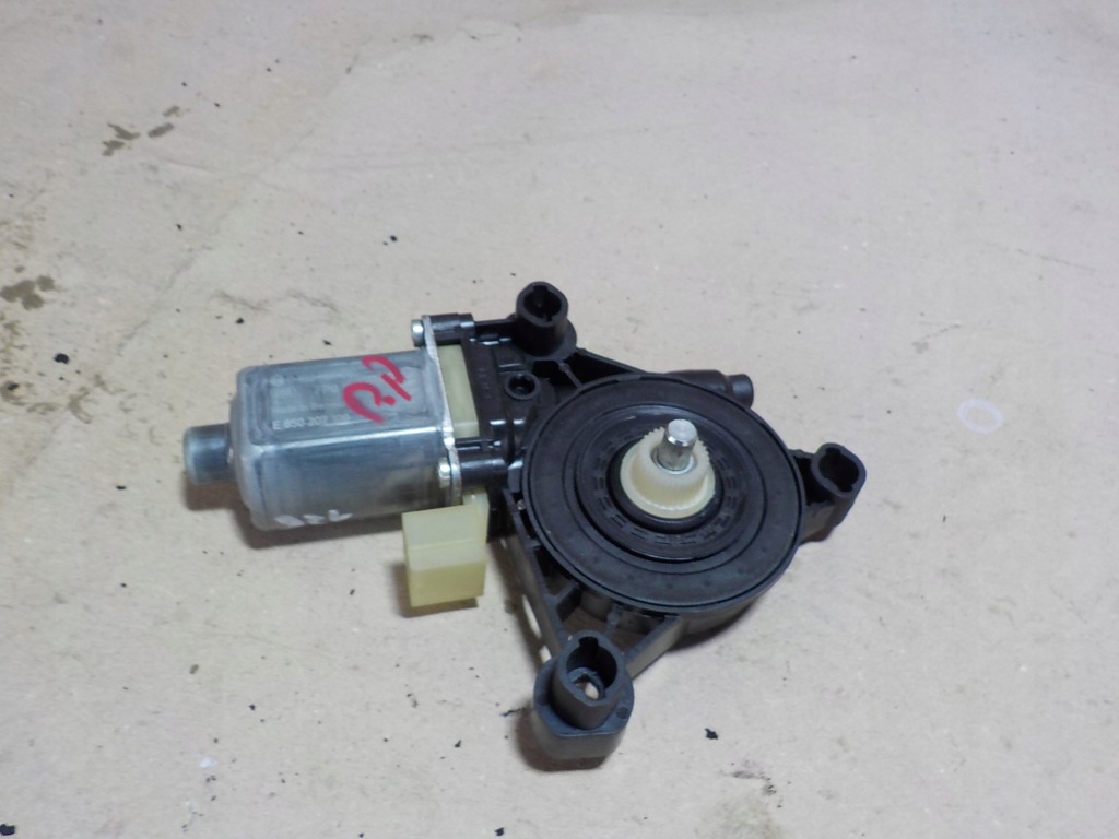 фото №4, Octavia iii моторчик окон правый перед 5q0959802b